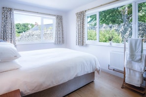 House | 2 bedrooms, Internet - Palace Park - 2 Bedroom Bungalow - Manorbier (Tenby)