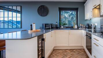 Apartment | 2 bedrooms, Internet