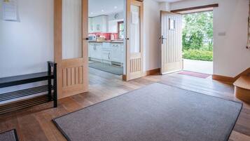 3 bedrooms, Internet