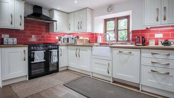 3 bedrooms, Internet