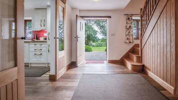 3 bedrooms, Internet