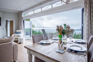 ハウス | 2 室のベッドルーム、インターネットアクセス