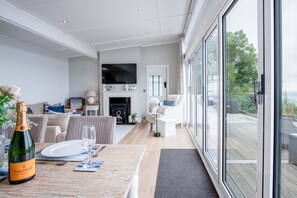 ハウス | 2 室のベッドルーム、インターネットアクセス