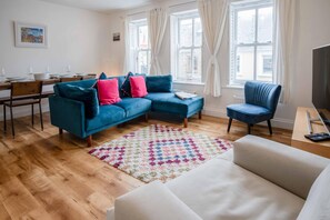 2 عدّة غرف نوم وخدمة الإنترنت