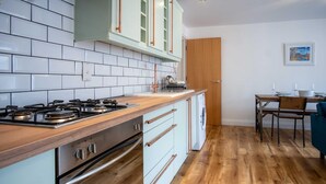 Unclassified image, 4 of 31, button - Kensington Apartment - 2 Bedroom - Saundersfoot (Saundersfoot)