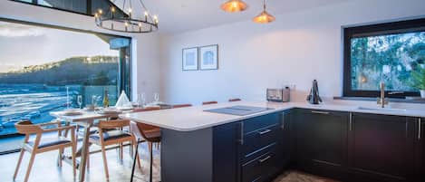 شقة | 3 عدّة غرف نوم وخدمة الإنترنت