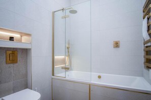 Apartament | 3 dormitoris i Internet 