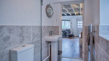 2 bedrooms, Internet