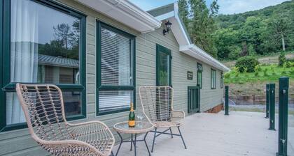 1 Manor Lodge - 3 Bedroom Lodge - Pendine