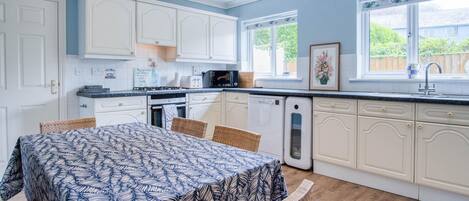 House | 3 bedrooms, Internet