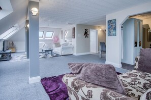 Apartment - The Penthouse - 1 Bedroom Penthouse - Milford Haven (Milford Haven)