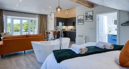 The Pig Sty - 1 Bedroom Studio - Princes Gate