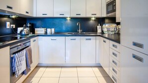 Apartment | 2 bedrooms, high-speed internet - 29 Rhodewood House - 2 Bedroom - Saundersfoot (Saundersfoot)