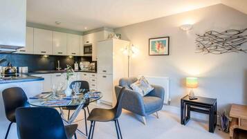 Apartment | 2 bedrooms, Internet