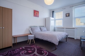 Apartment - Skyfall - 2 Bedroom Apartment - Milford Haven (Milford Haven)