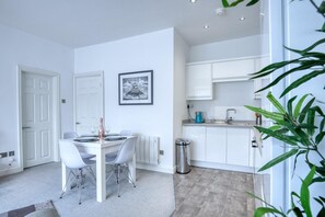 アパートメント | 2 室のベッドルーム、インターネットアクセス