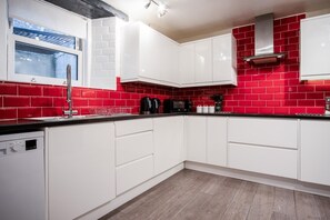 ハウス | 9 室のベッドルーム、インターネットアクセス