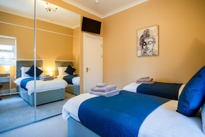 House | 9 bilik tidur, Internet 