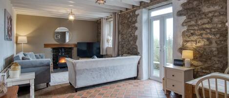 3 bedrooms, Internet