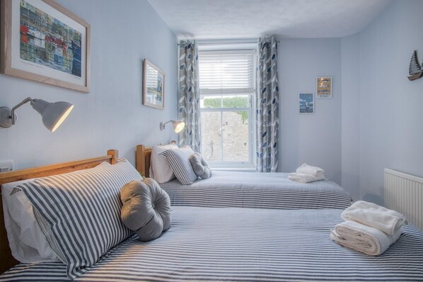 Apartment | 2 bedrooms, Internet - Beachcomber Seaside Apartment - 2 Bedroom - Tenby (Tenby)