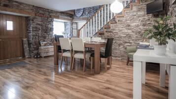 Rumah | 3 kamar tidur dan internet