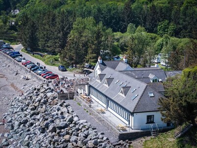 Waterfront 1 - 1 Bedroom Apartment - Wisemans Bridge