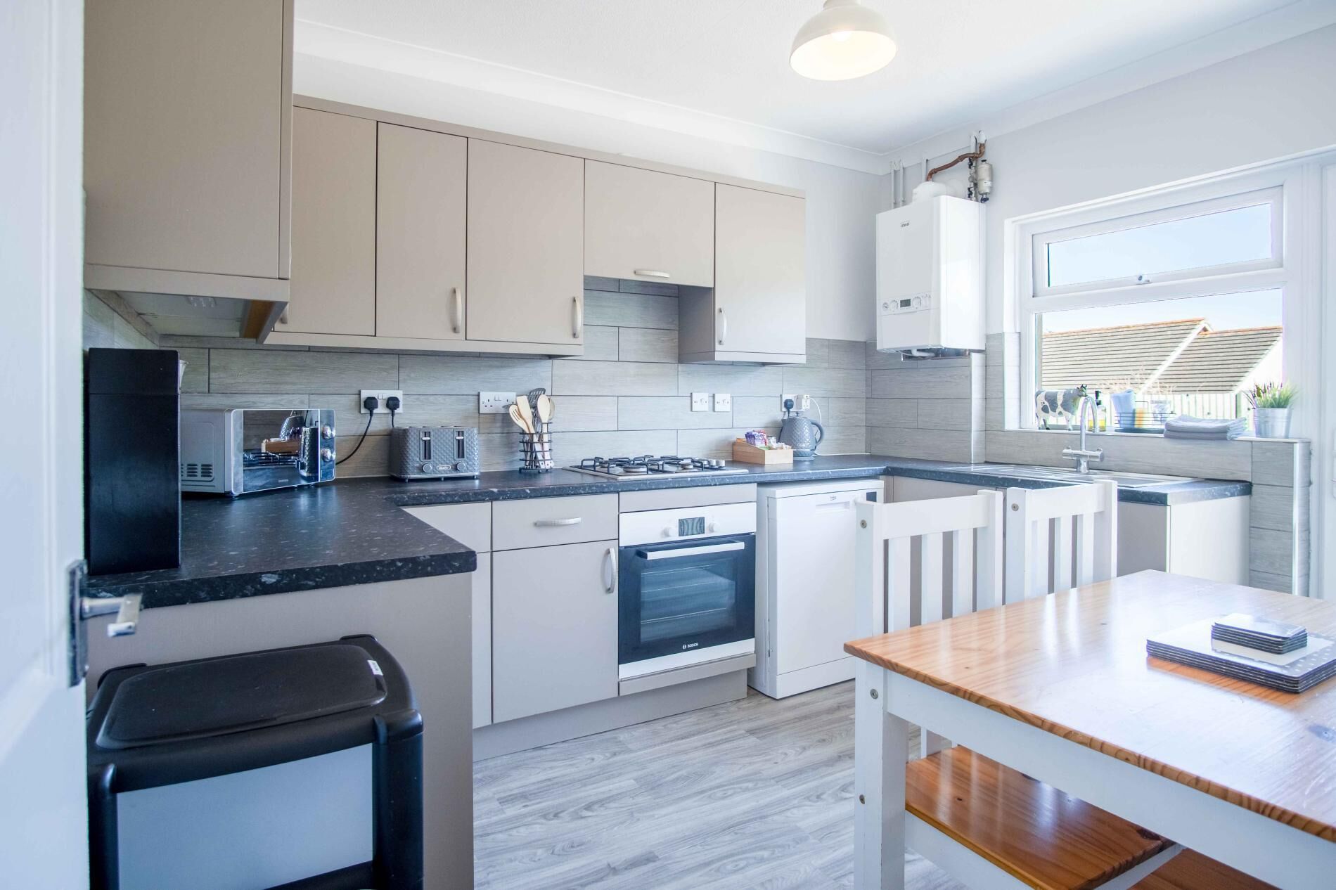 3 bedrooms, Internet