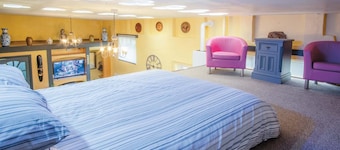 Clouds - 1 Bedroom Holiday Home - Milford Haven