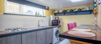 Clouds - 1 Bedroom Holiday Home - Milford Haven