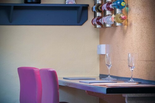 Clouds - 1 Bedroom Holiday Home - Milford Haven