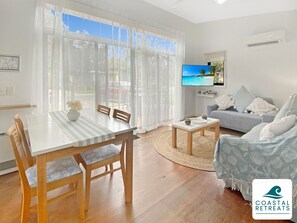 Télévision, table de tennis de table