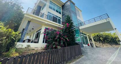 Sea View Luxury Mansion • Pool & Jacuzzi