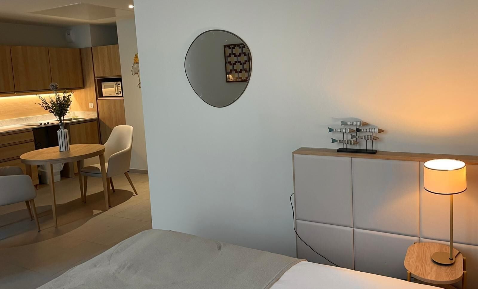 Soundproofing, free WiFi