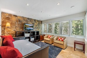 4 bedrooms, Internet, bed sheets