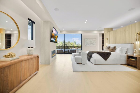 Smart TV, fireplace, offices