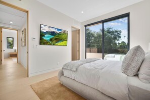 4 عدّة غرف نوم ومكواة/لوح كي وواي فاي وملاءات أسرّة