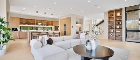 Smart TV, fireplace, offices