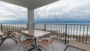Outdoor dining - Phoenix Vi 6904 2 Bedroom Condo (Orange Beach)