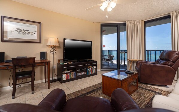 Living area - Phoenix Vi 6904 2 Bedroom Condo (Orange Beach)