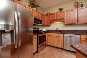 Condo, 2 Bedrooms | Private kitchen