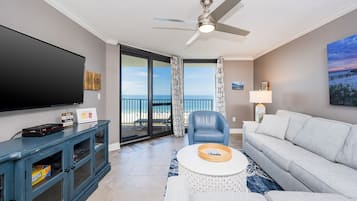 Condo, 2 chambres | Aire de séjour