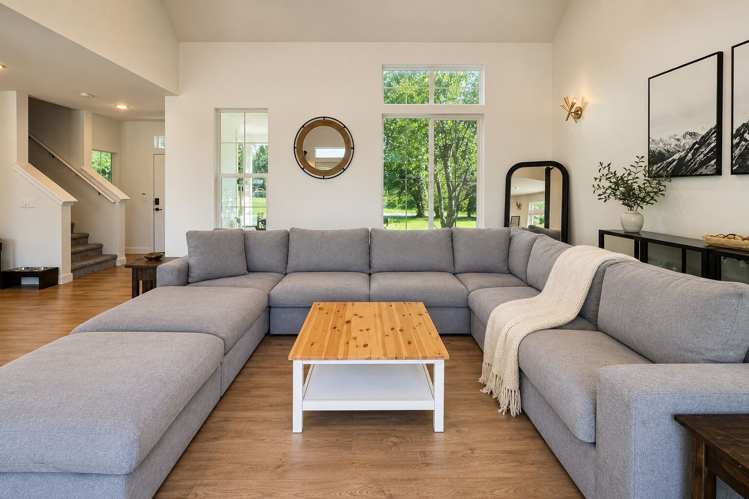 House, 4 Bedrooms | Living area | Streaming services
