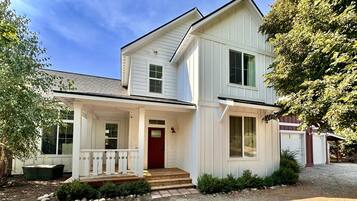 House, 4 Bedrooms | Exterior