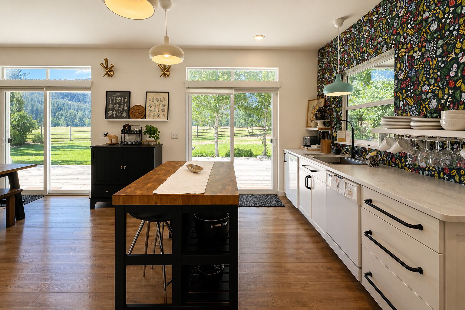 House, 4 Bedrooms | Private kitchen | Fridge, oven, coffee/tea maker, toaster