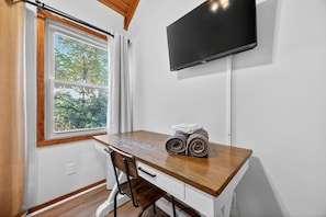 Cabin, 3 Bedrooms | Interior
