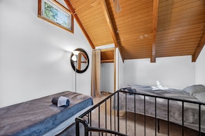 كابينة - ٣ غرف نوم | 3 عدّة غرف نوم ومكواة/لوح كي وواي فاي مجانًا