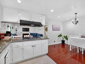 House, 4 Bedrooms | Dining