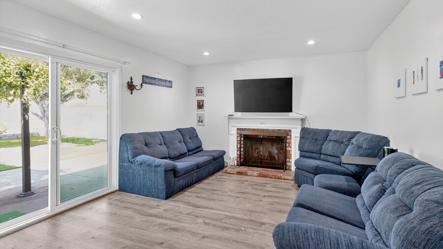 Coastal Escape With Private Mini Golf 4 Bedroom Home