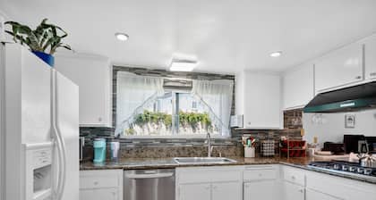 Coastal Escape With Private Mini Golf 4 Bedroom Home