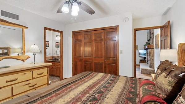 House, 4 Bedrooms